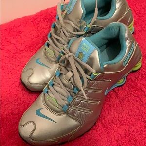 Woman’s Nike shox sneakers size 9